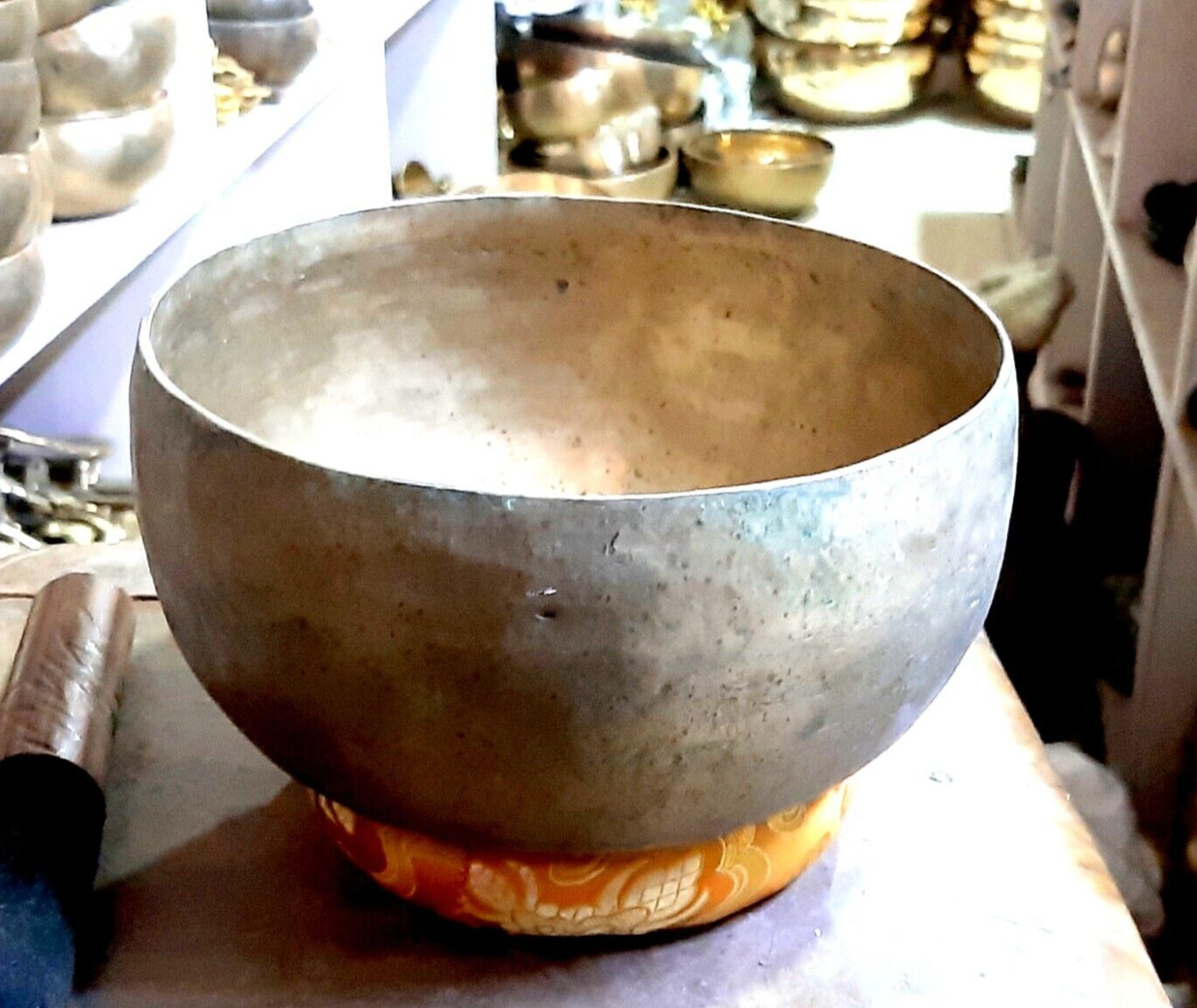 Antiquethadobatisingingbowl Himalayancollectedbowl Oldtibetansingingbowl antique thadobati singing bowl-himalayan collected bowl-old tibetan singing bowl